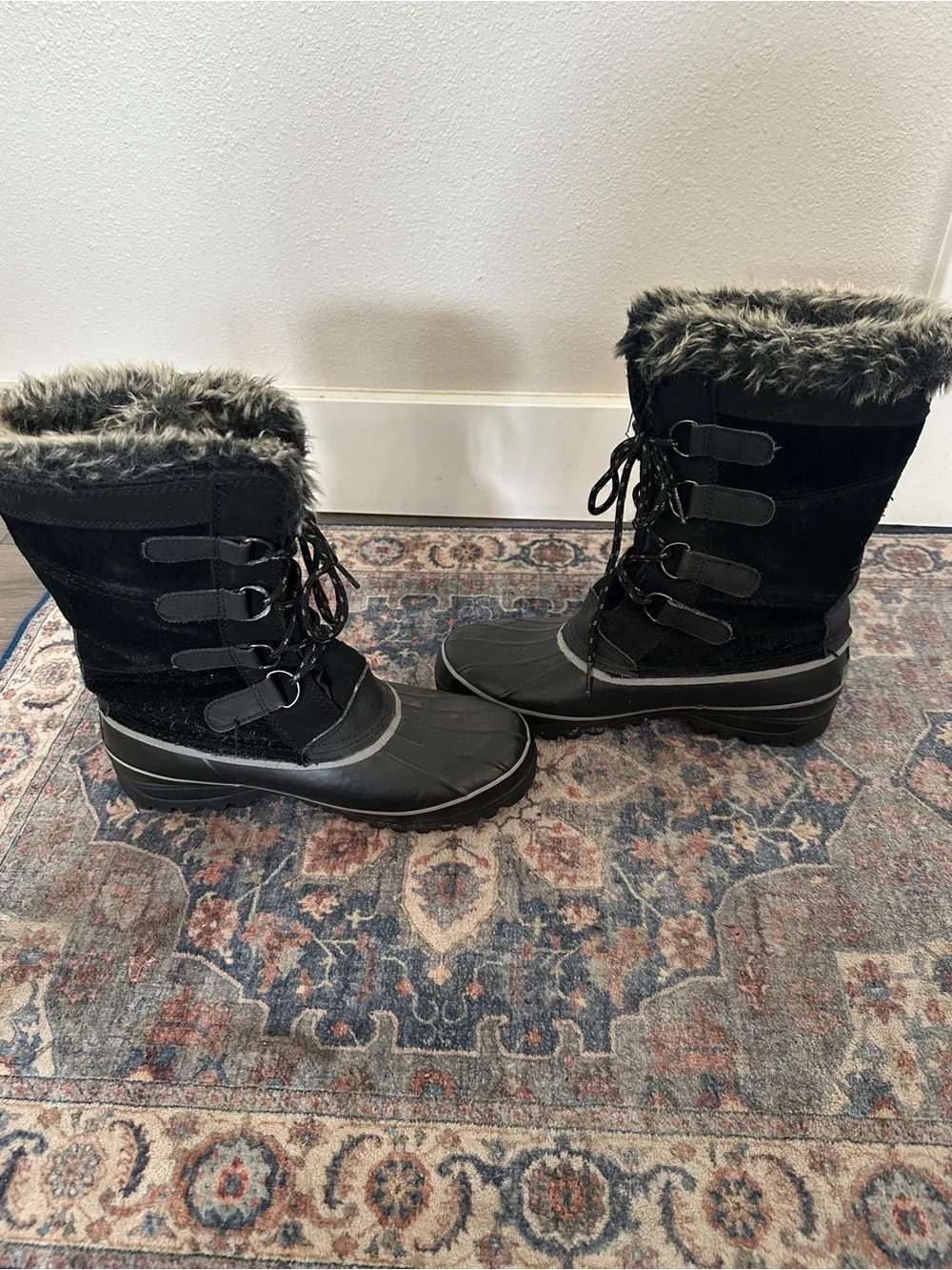Khombu Black Faux Fur Lined Lace-Up Winter Boots